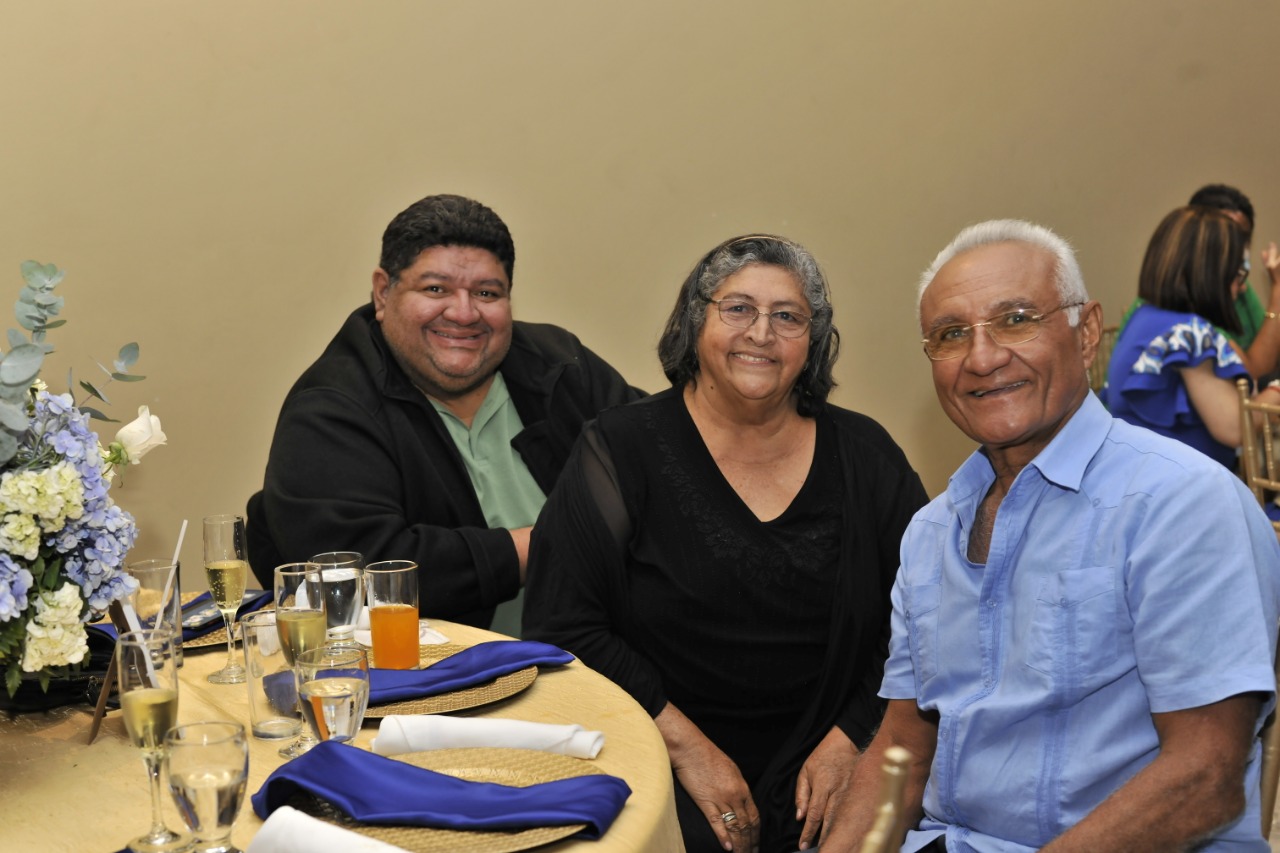 9 Aniversario de ordenación sacerdotal del padre Luis Amador