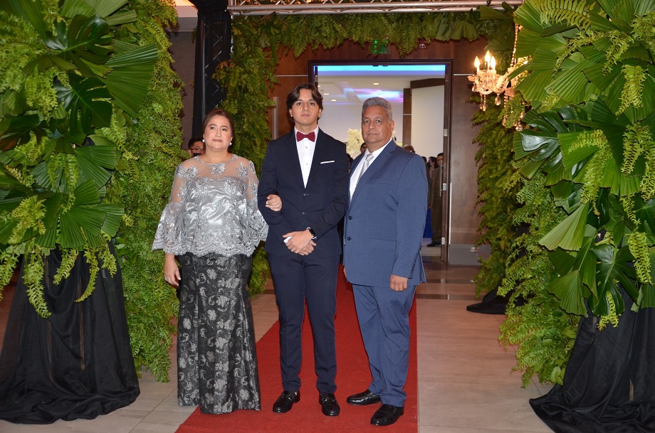 La memorable gala de graduación de la Academia Americana