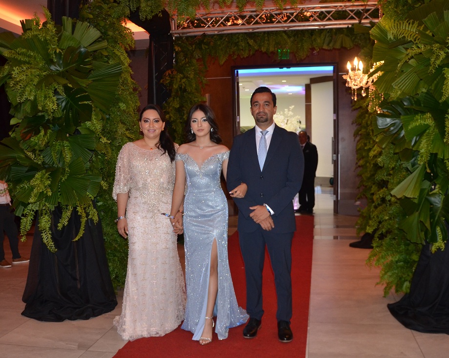 La memorable gala de graduación de la Academia Americana