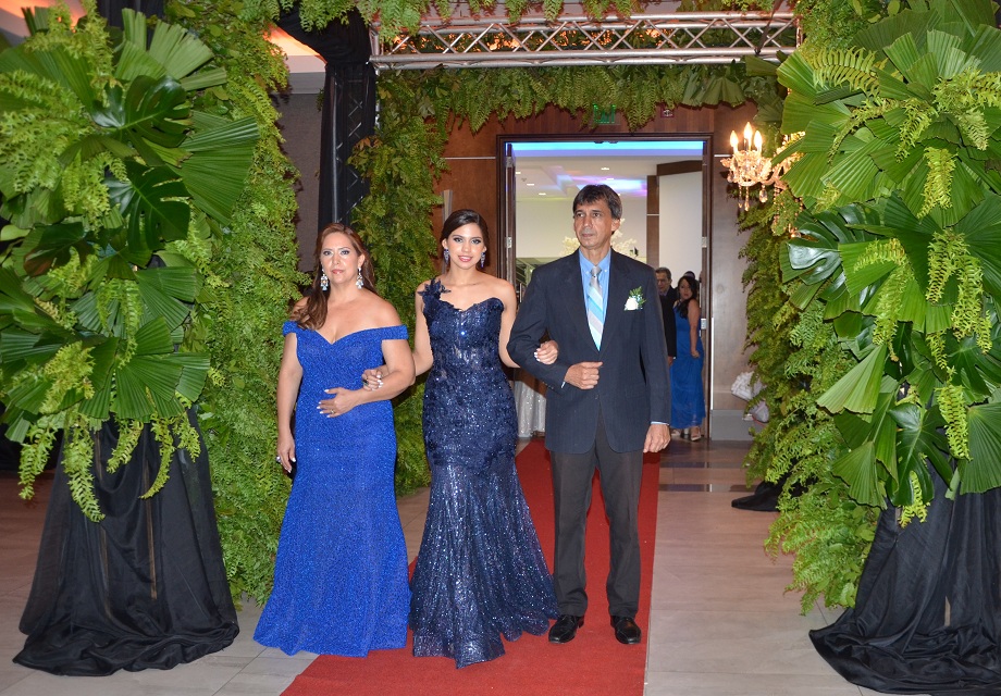 La memorable gala de graduación de la Academia Americana