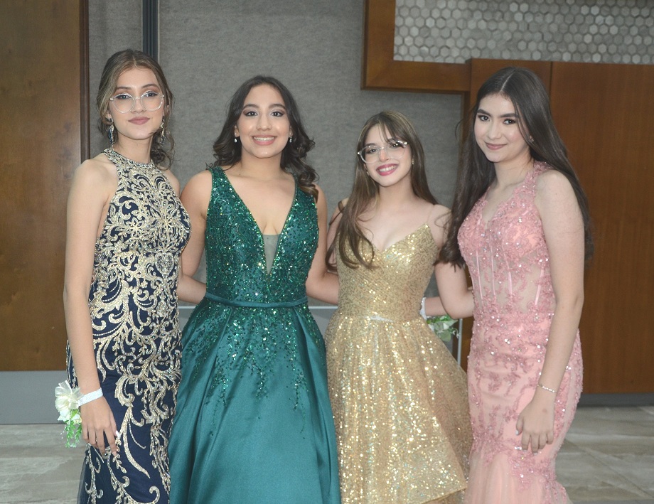 Cena de gala en honor a graduados de la Escuela Gran Comisión