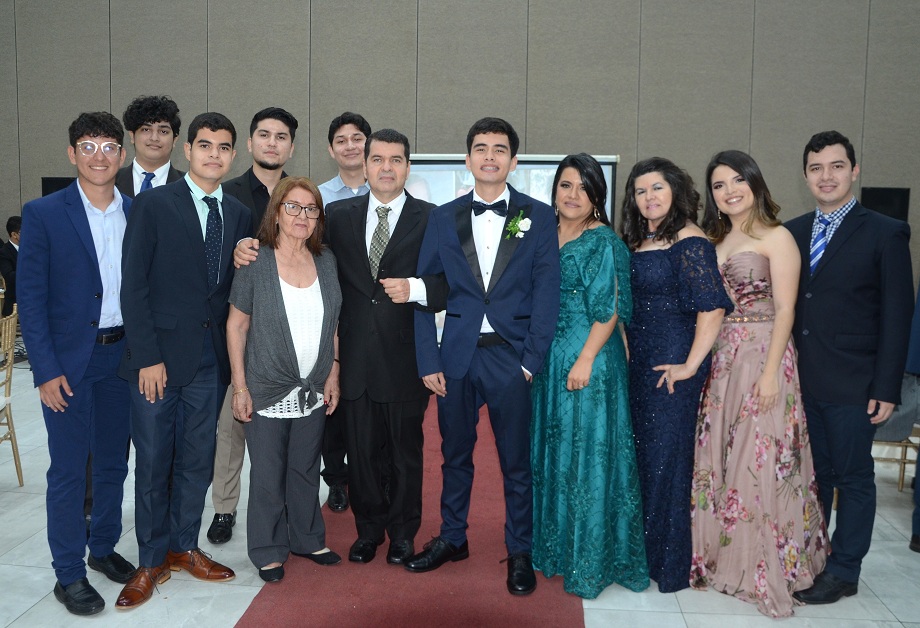 Cena de gala en honor a graduados de la Escuela Gran Comisión