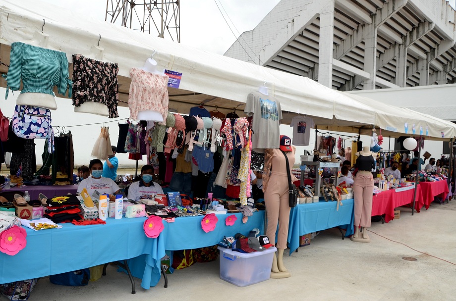 Realizan feria de emprendedores “Yo emprendo en mi tierra” en Plaza de las banderas