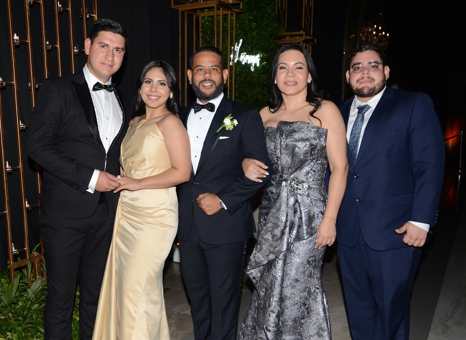 La boda Beker Turcios y Karol Chahín… elegante y con muchísima clase