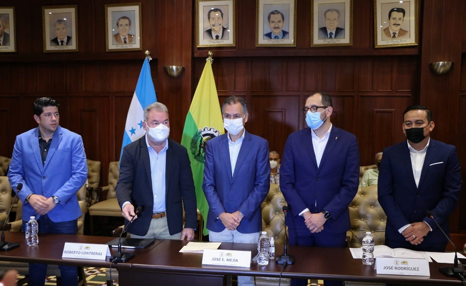 Alcaldía firman convenio con Fenafuth y FIFA para construcción de nuevo estadio en San Pedro Sula