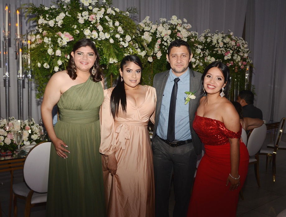 La boda de Henry Roberto y Sheril Gissel… un amor justo a la medida