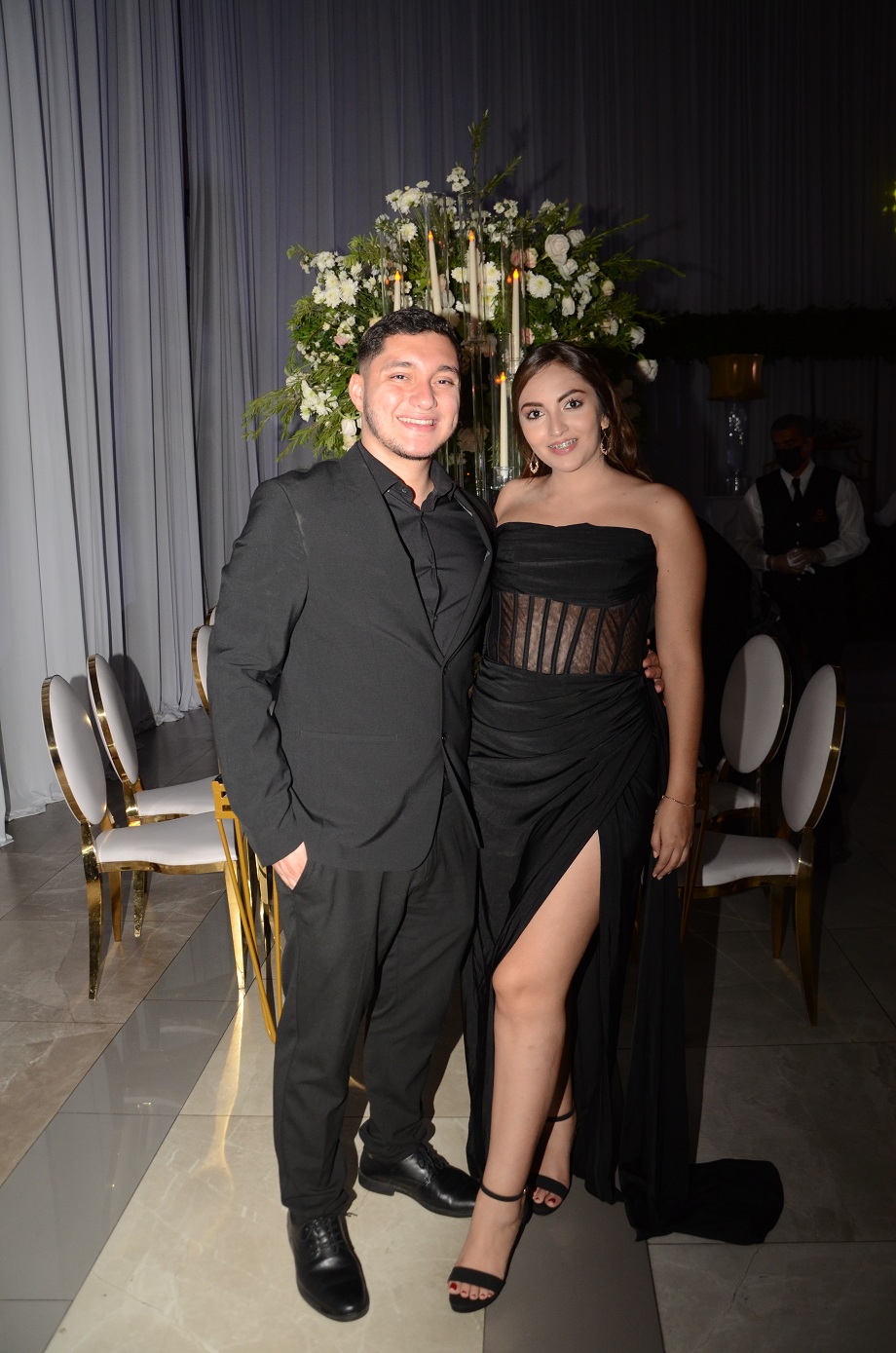 La boda de Henry Roberto y Sheril Gissel… un amor justo a la medida