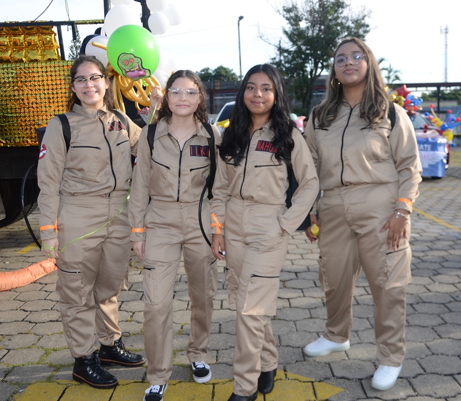 Hollywood inspiró la Seniors Entrance 2023 de la Agape Christian Academy