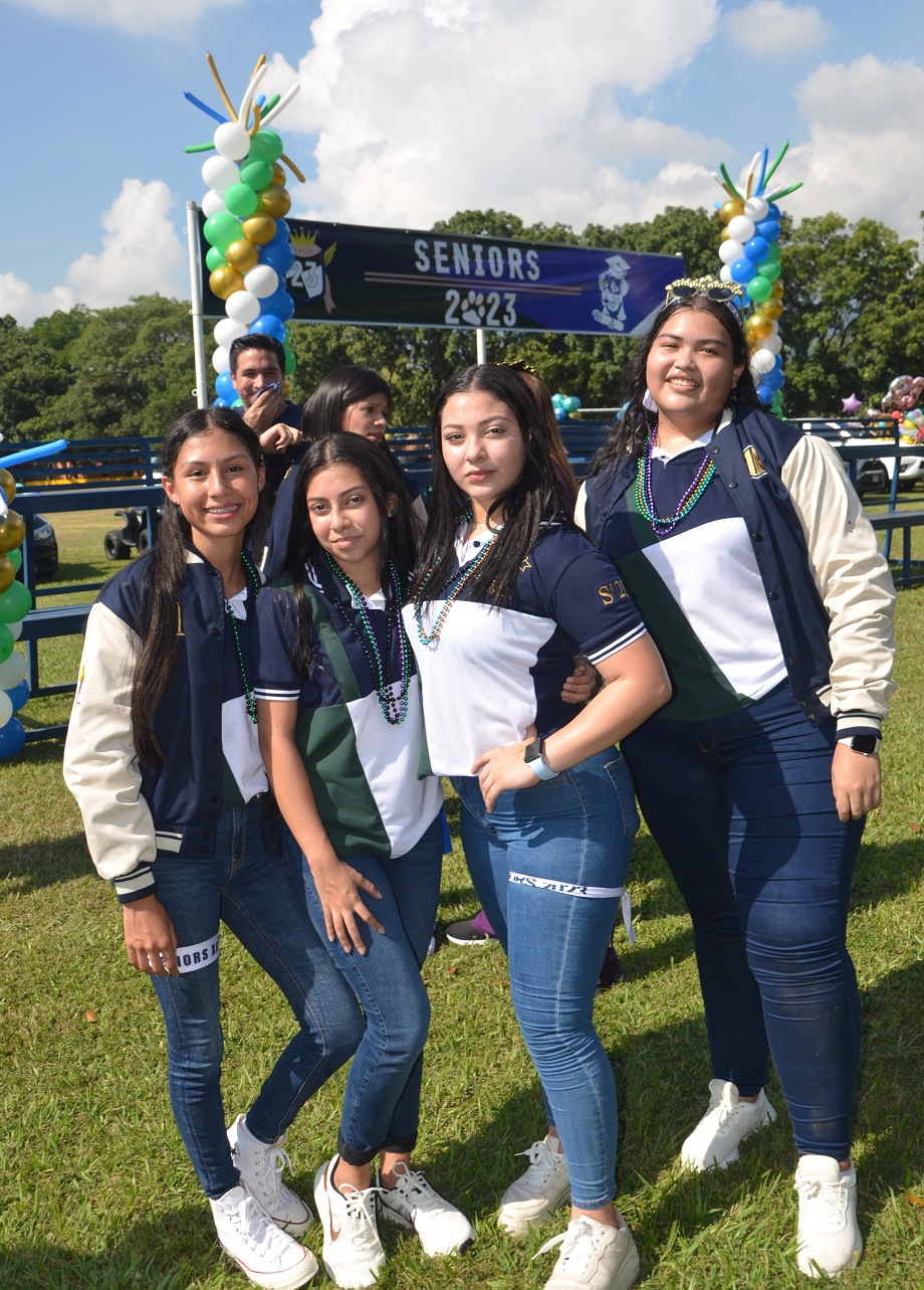 Arrolladora entrada estelarizan Seniors 2023 de la Academia Americana