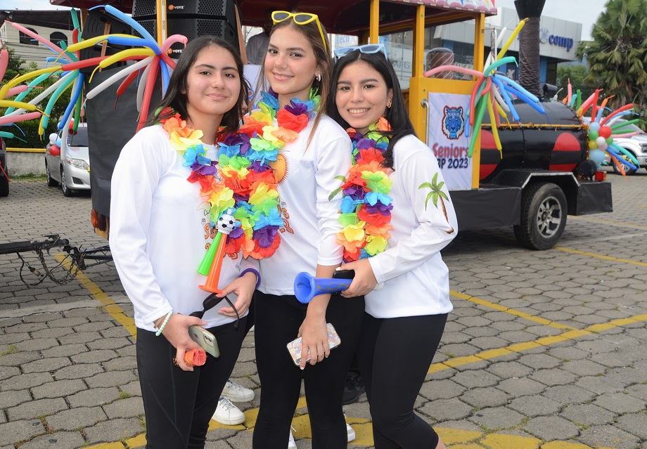 La Seniors Entrance 2023 al estilo tropical de la Escuela Episcopal El Buen Pastor