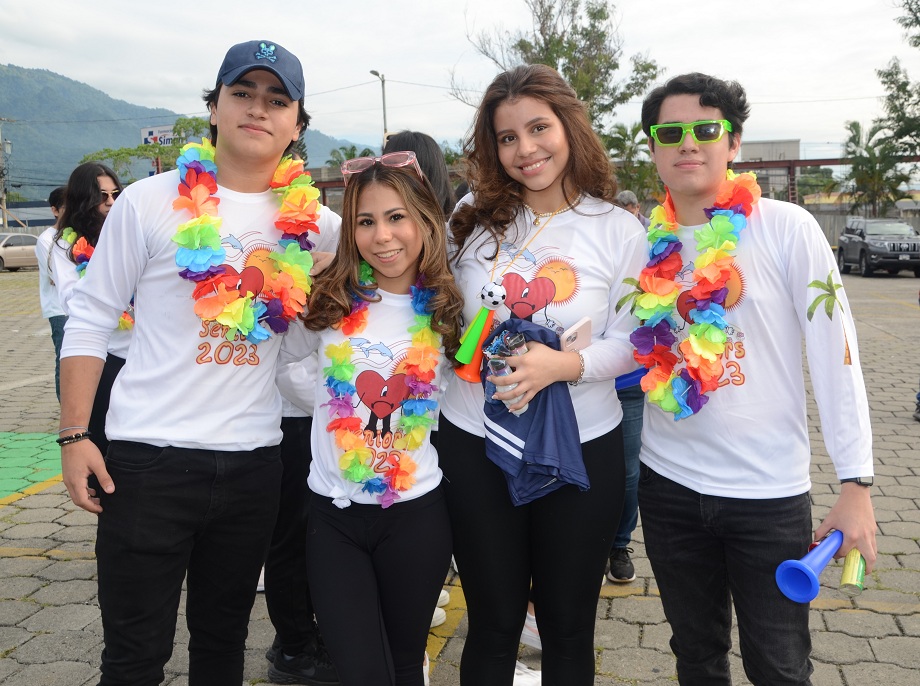 La Seniors Entrance 2023 al estilo tropical de la Escuela Episcopal El Buen Pastor