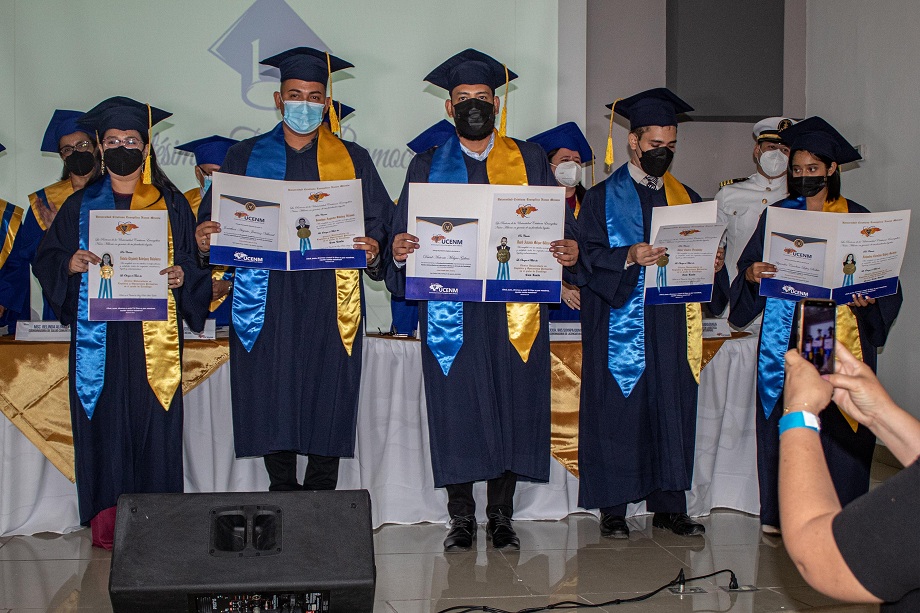 En un ambiente festivo la UCENM celebra su graduación 2022