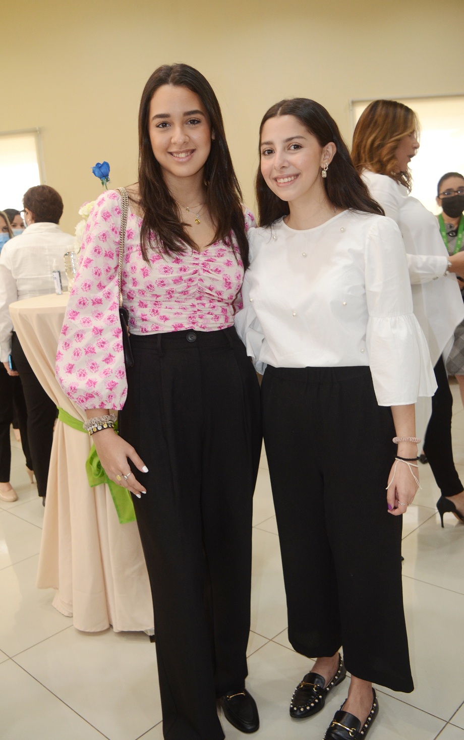 Lanzan programa de becas para mujeres hondureñas en carreras de ciencias y tecnología