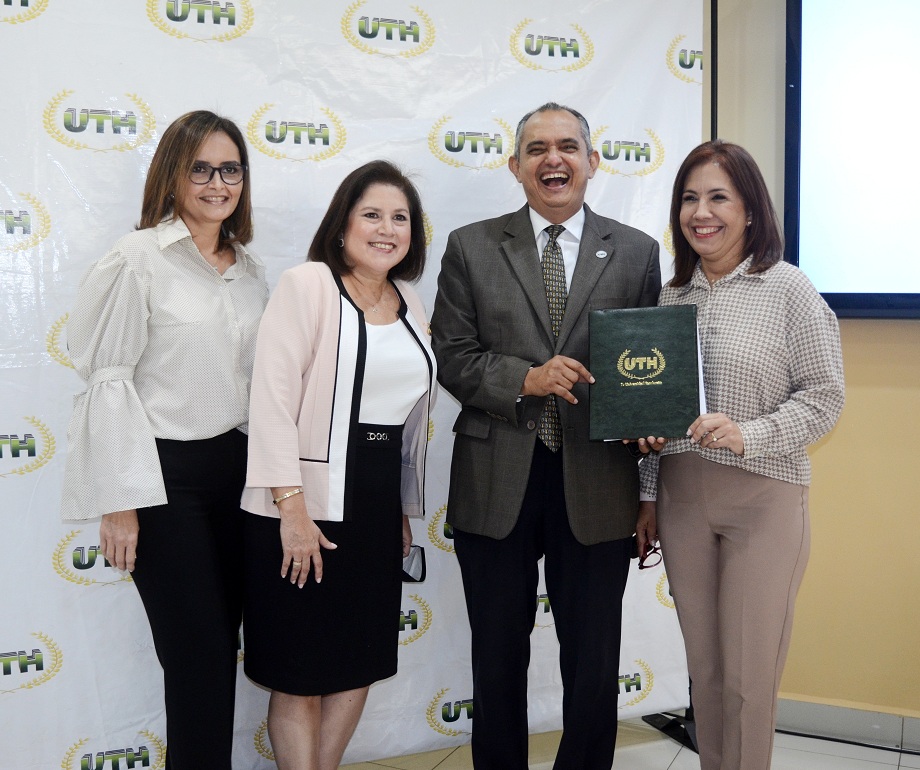 Lanzan programa de becas para mujeres hondureñas en carreras de ciencias y tecnología