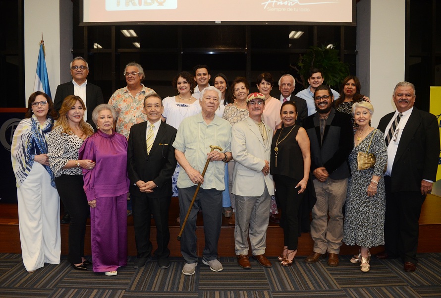 Grupo Cultural Tribu y Banpais rinde homenaje a Guillermo Anderson y al poeta Héctor Flores