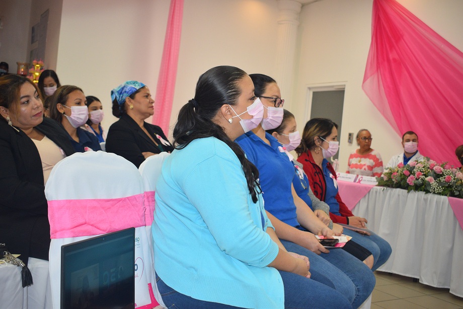 Aguas de San Pedro ilumina la flama rosa y reafirma su compromiso en la lucha contra el cáncer de mama