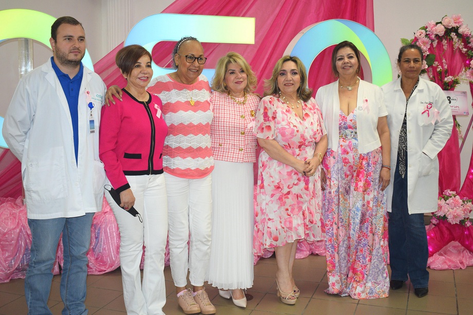 Aguas de San Pedro ilumina la flama rosa y reafirma su compromiso en la lucha contra el cáncer de mama