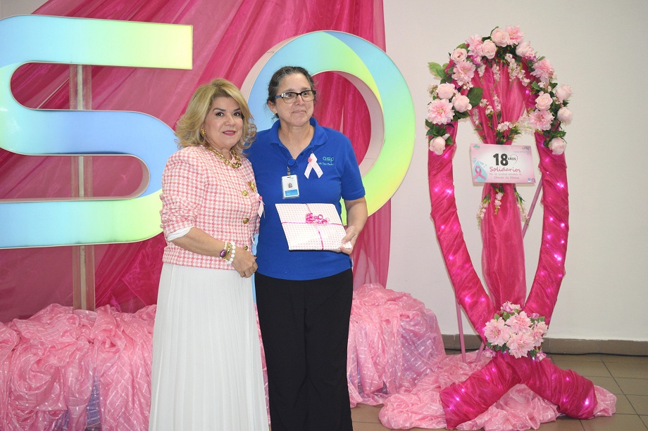 Aguas de San Pedro ilumina la flama rosa y reafirma su compromiso en la lucha contra el cáncer de mama