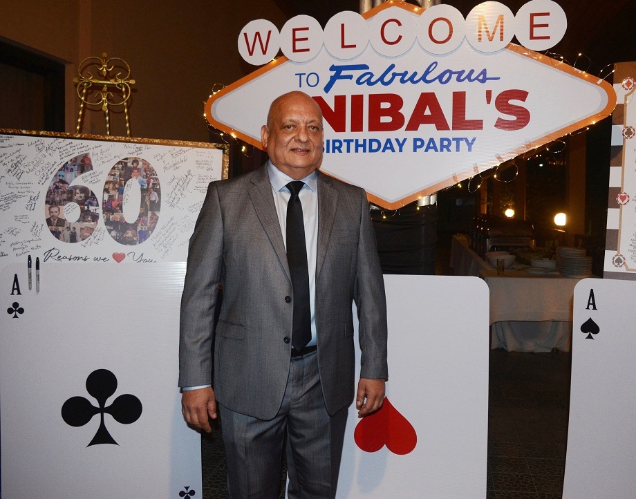 Los fabulosos 60 del doctor Aníbal Murillo al estilo Las Vegas