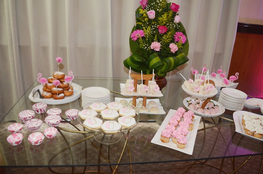 Detalles en rosa para para Margorie Alejandra en su baby shower