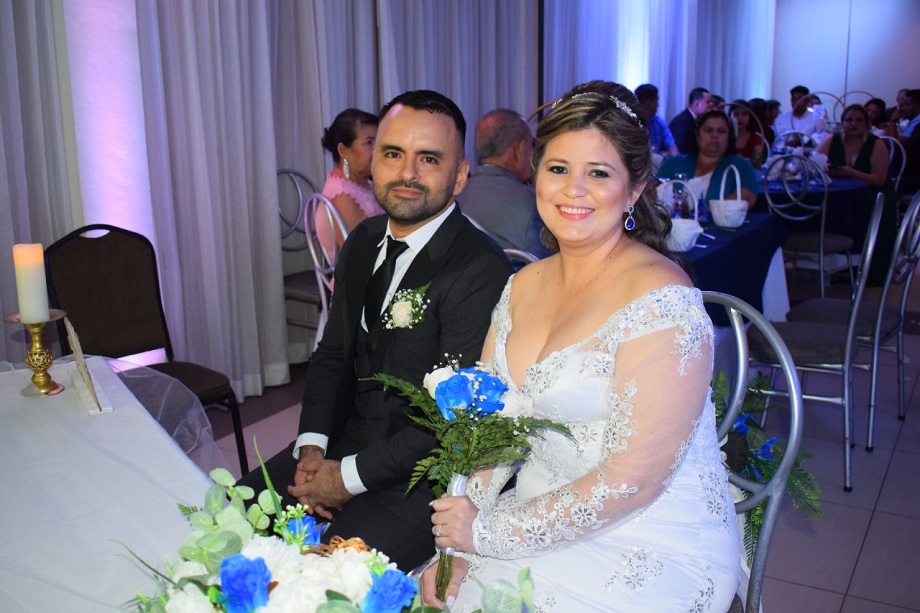 Salvador Alejandro Pineda y Cecil Jamileth Villalobos celebran su boda civil