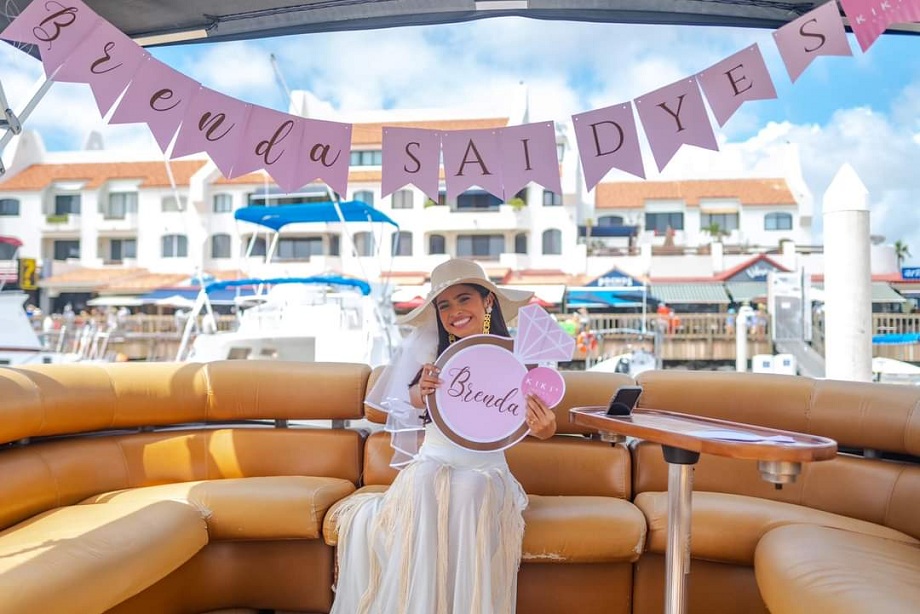 Brenda Palada protagoniza su fabulosa Bachelorette Getaway en Cabos San Lucas