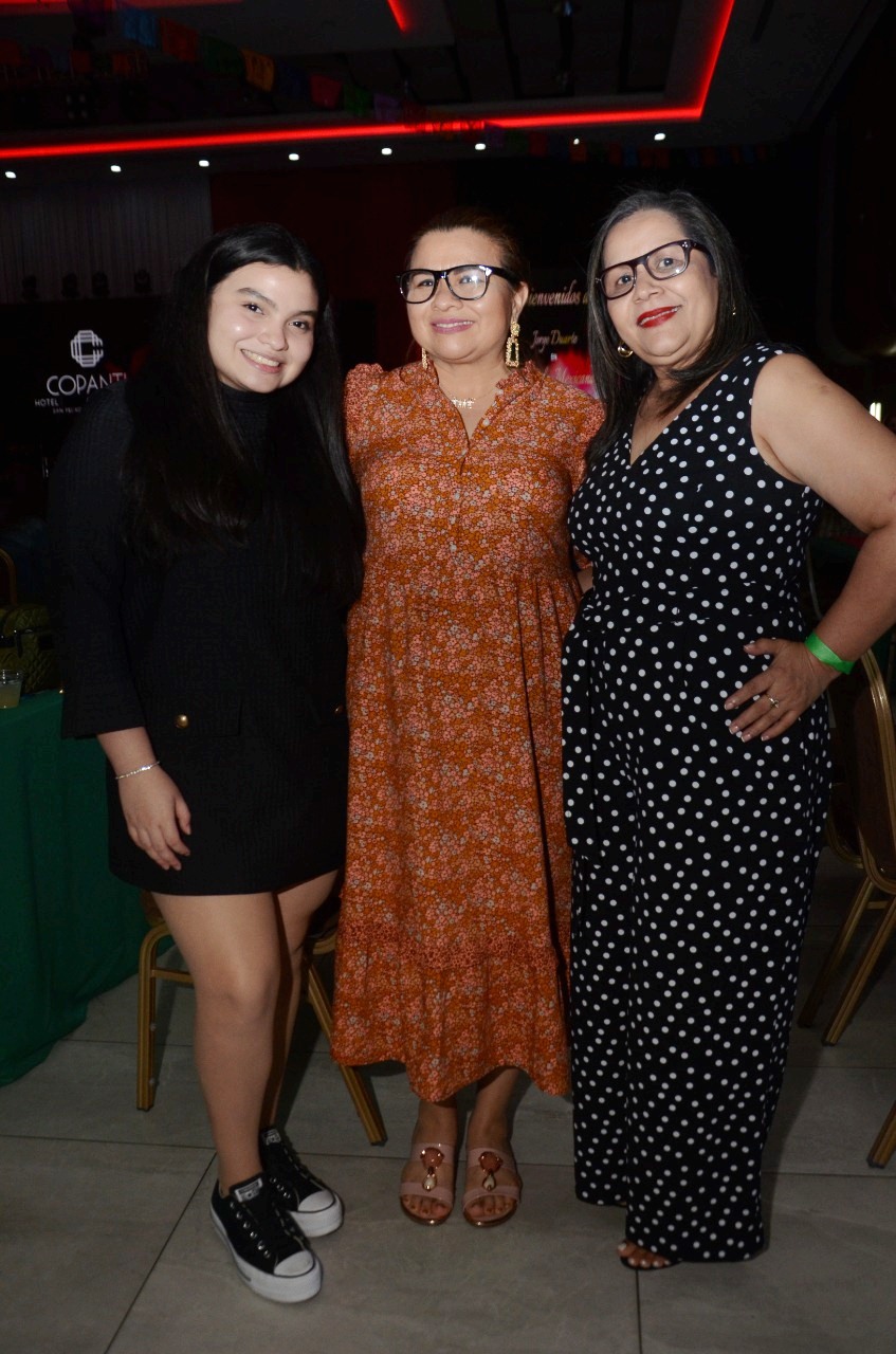 Gracibel Gómez, Julieta Guzmán y Lorena Alfaro 