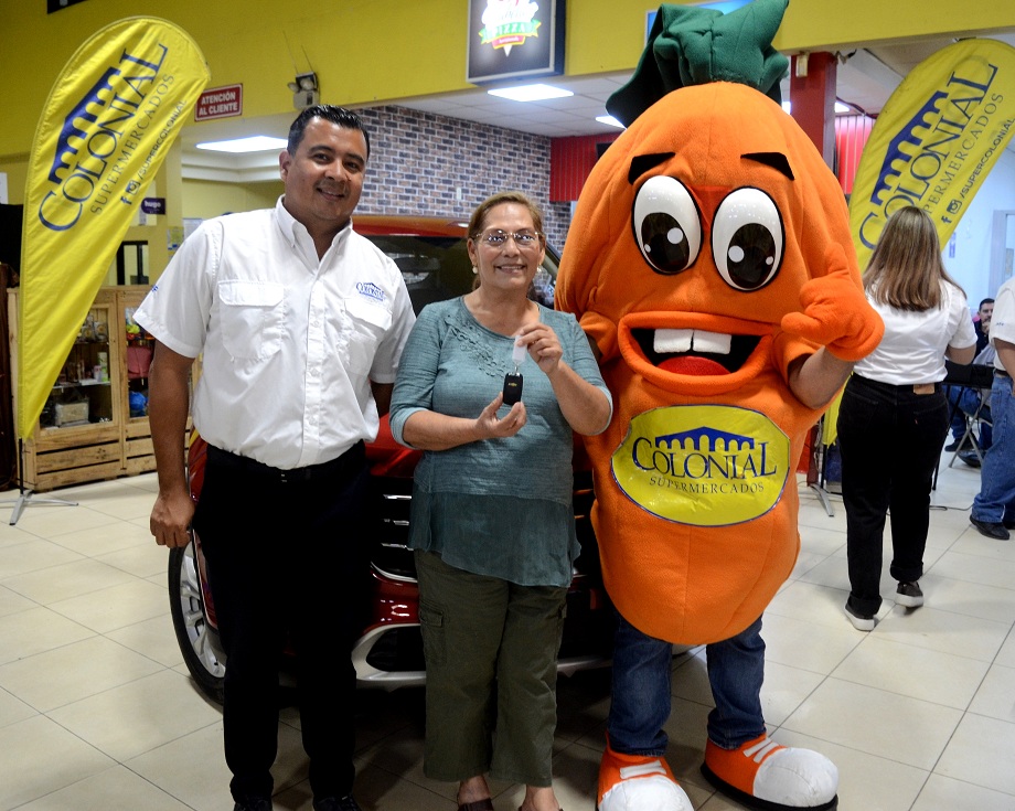 Supermercados Colonial realiza el sorteo de un Chevrolet Groove año 2022 de la promoción “Comprando y manejando”