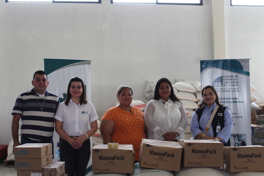 Empresa privada solidaria con damnificados en el Valle de Sula 