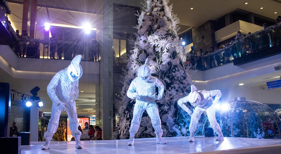 Altara ilumina una “Blanca Navidad” con espectacular árbol y show de luces