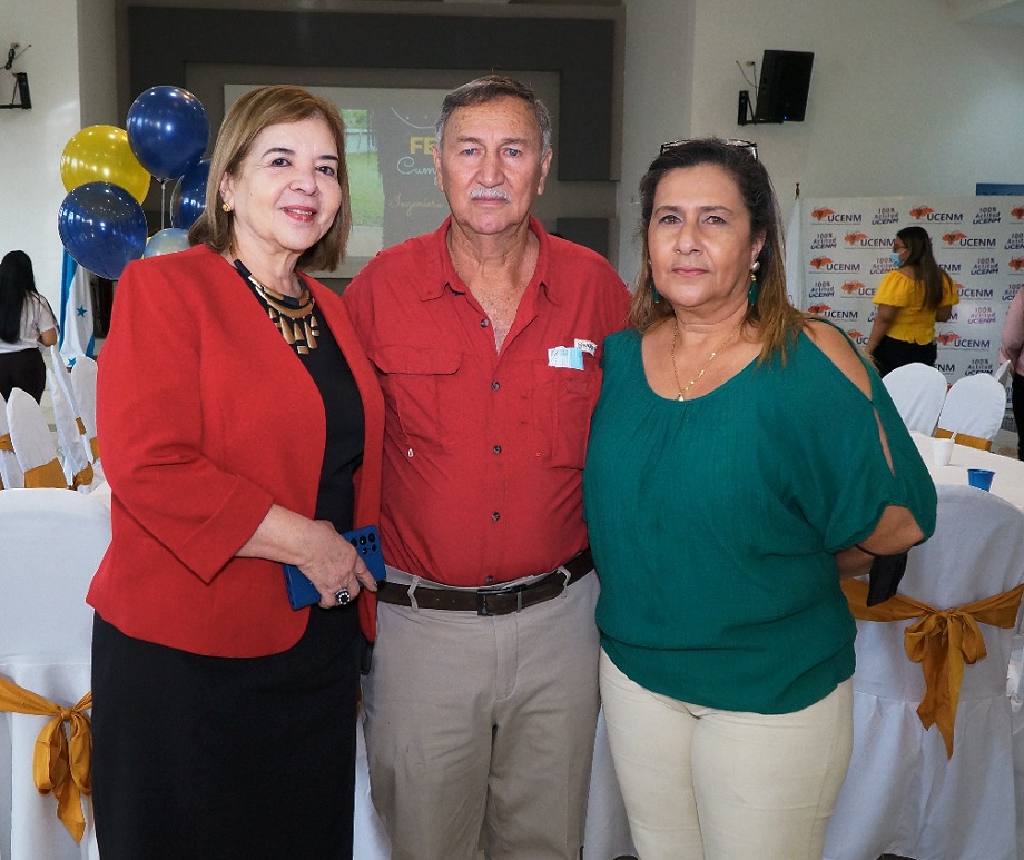 Desayuno de cumpleaños en honor al Ing. Roldan Suazo