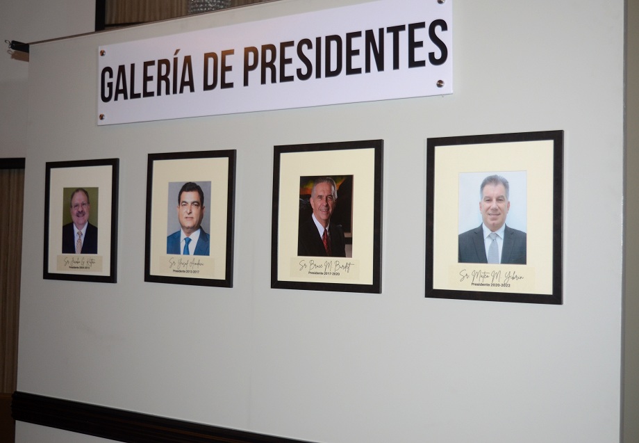 Fundahrse devela galería de fotografías de sus ex presidentes