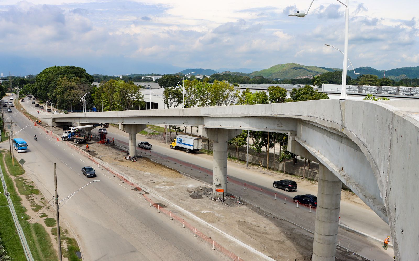 Paso a desnivel del Intercambiador del Este San Pedro Sula