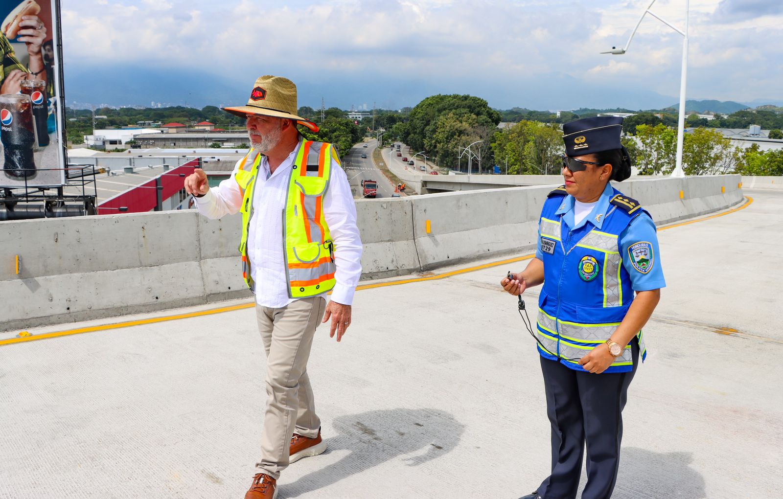 Paso a desnivel del Intercambiador del Este San Pedro Sula