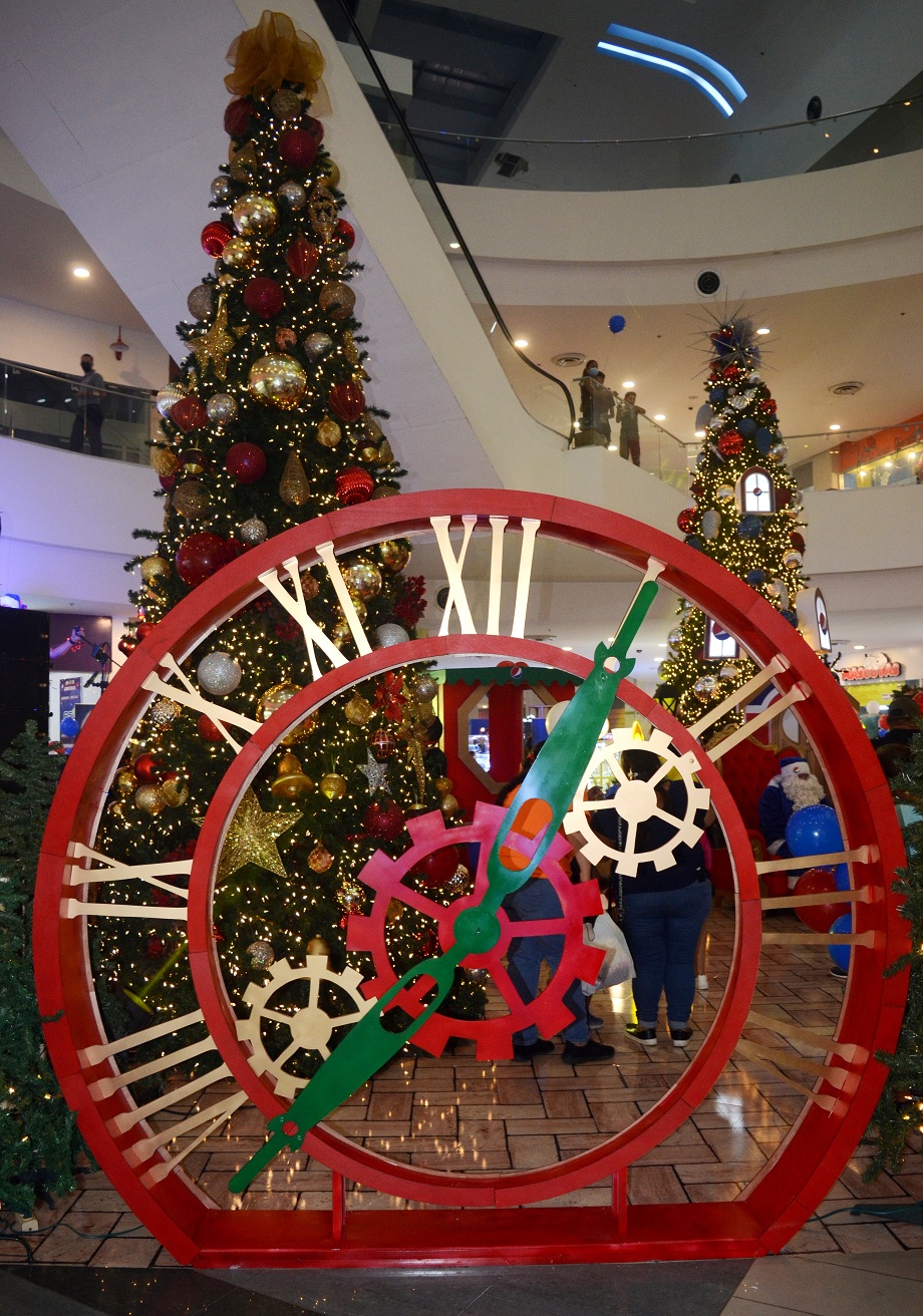 En un ambiente de alegría, Pepsi ilumina la Villa navideña en Mall Galerías del Valle