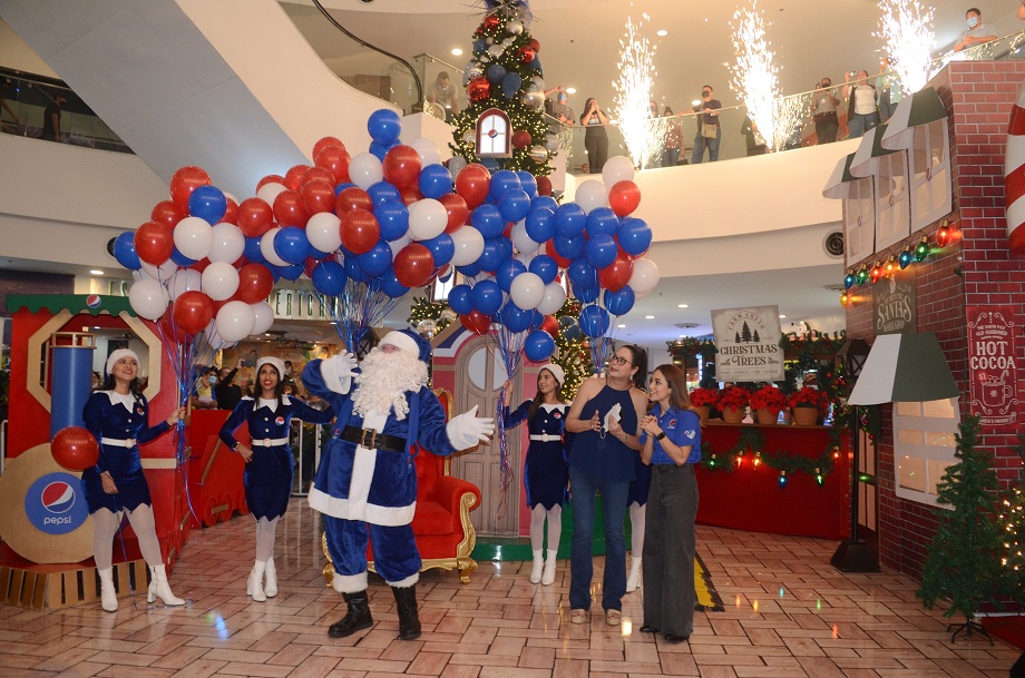 En un ambiente de alegría, Pepsi ilumina la Villa navideña en Mall Galerías del Valle