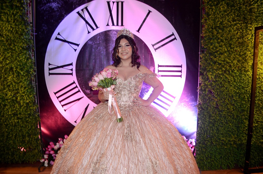 Fabulosa fiesta de XV años de Valeria Guerra Martínez