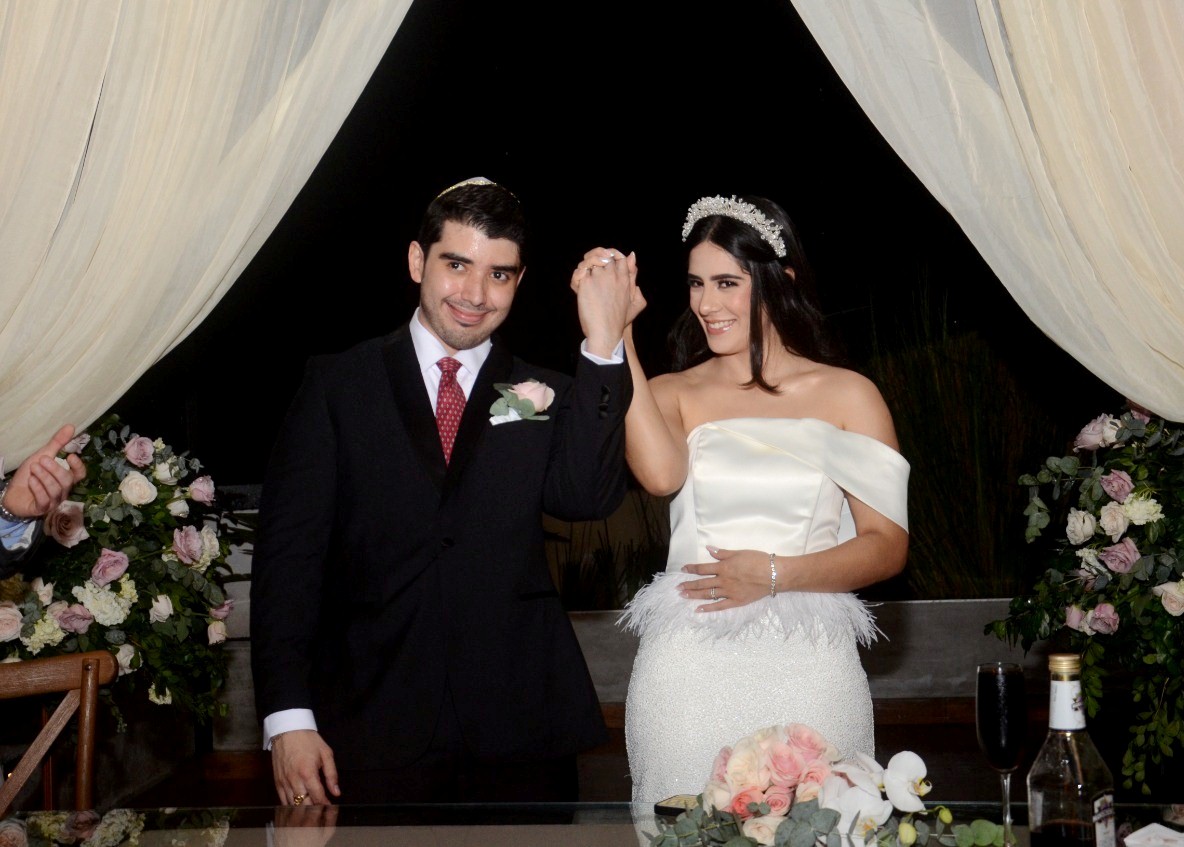 De gran elegancia la boda de Luis López y Pahola García
