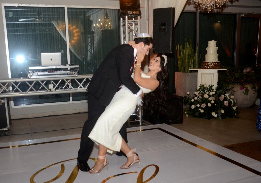 De gran elegancia la boda de Luis López y Pahola García