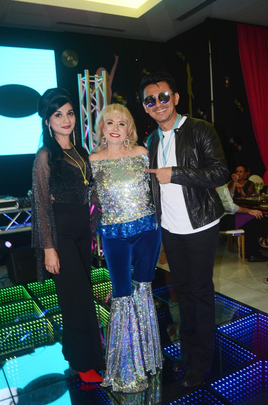 Una Disco Party celebrando el cumpleaños de Jackie Babún