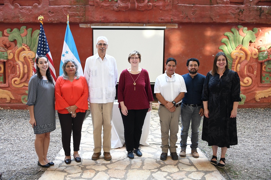 Gobierno de EEUU hace entrega del Premio “Fondo de los Embajadores para la Preservación Cultural” a la Asociación Copán