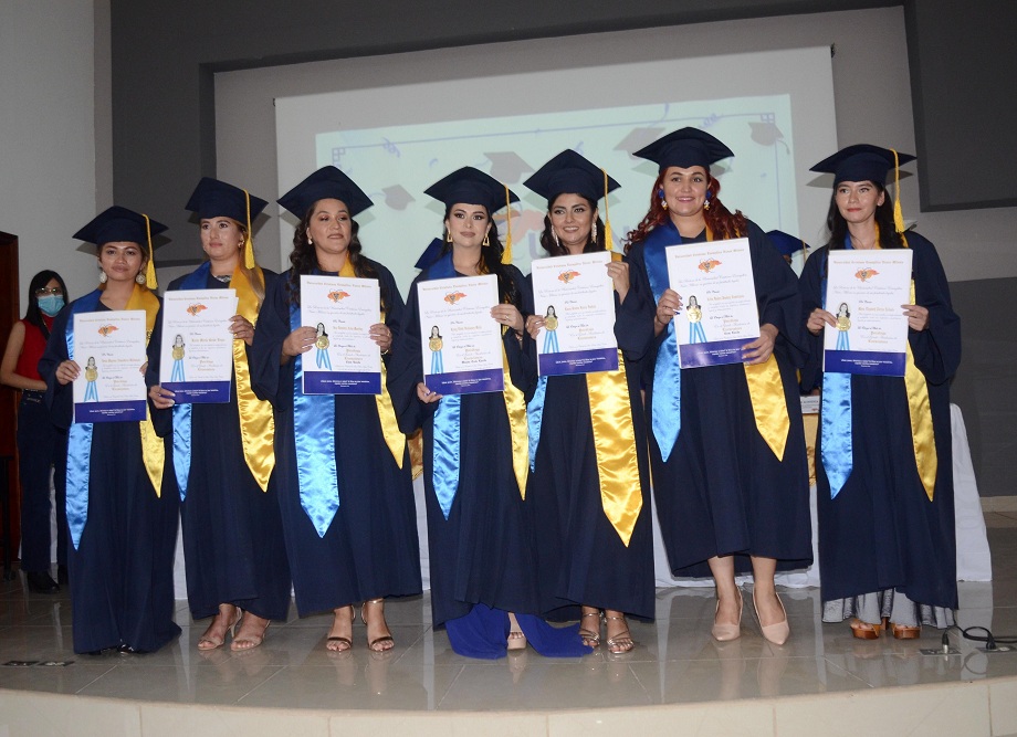 UCENM celebra la graduación de 117 nuevos profesionales