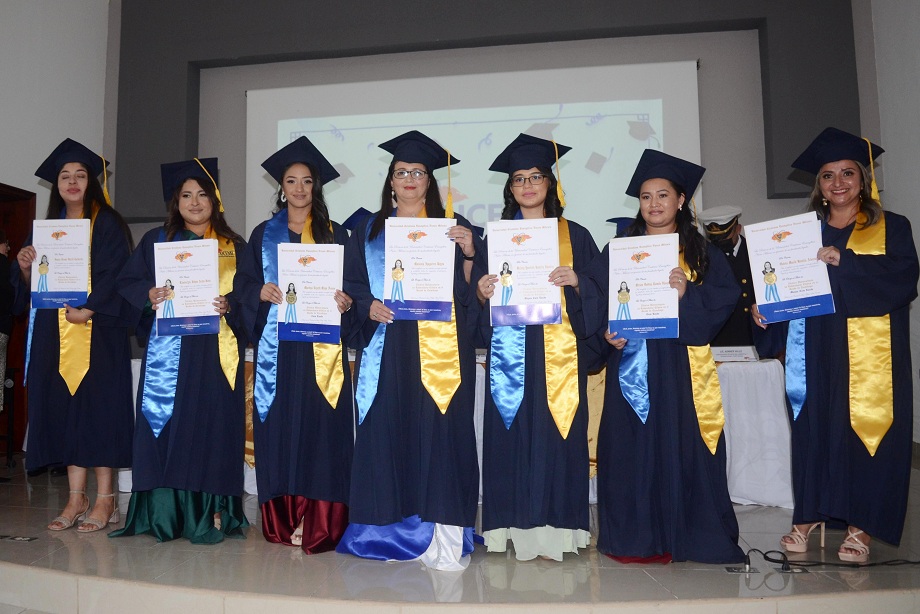 UCENM celebra la graduación de 117 nuevos profesionales