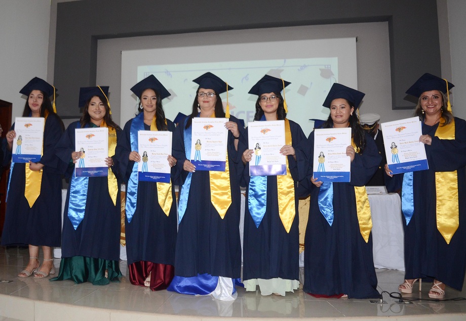 UCENM celebra la graduación de 117 nuevos profesionales