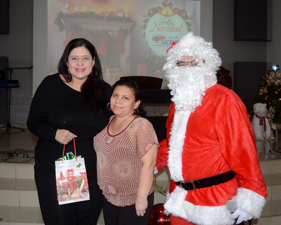 UCENM celebra tradicional cena navideña del 2022