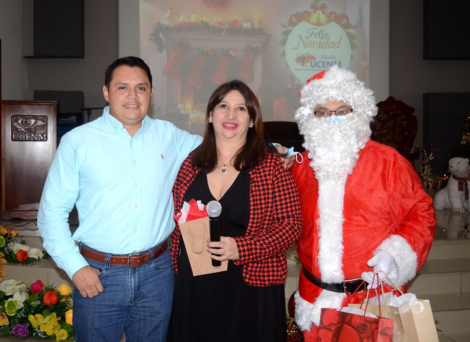 UCENM celebra tradicional cena navideña del 2022