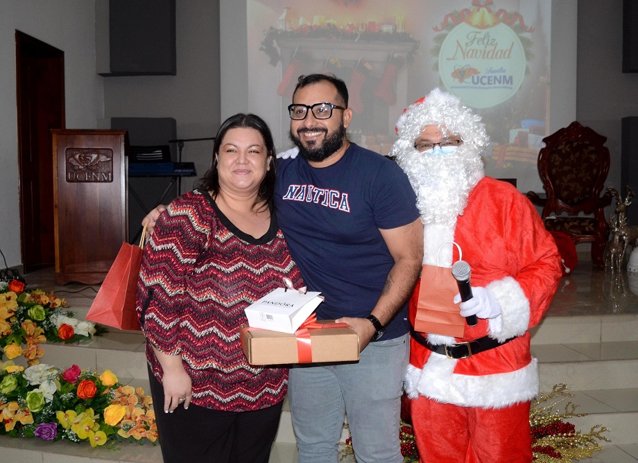 UCENM celebra tradicional cena navideña del 2022