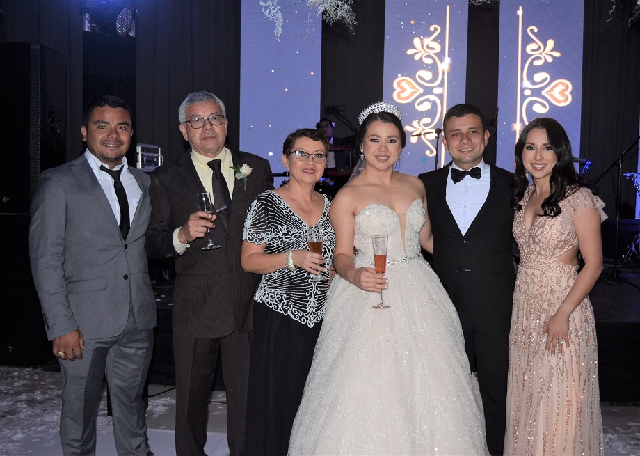 La boda de Héctor Luis Ponce y Patricia Jackeline Interiano… una bella historia de amor