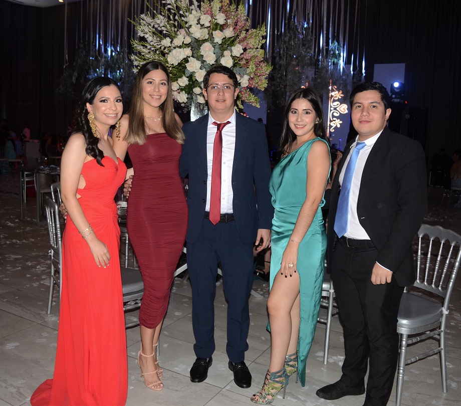 La boda de Héctor Luis Ponce y Patricia Jackeline Interiano… una bella historia de amor