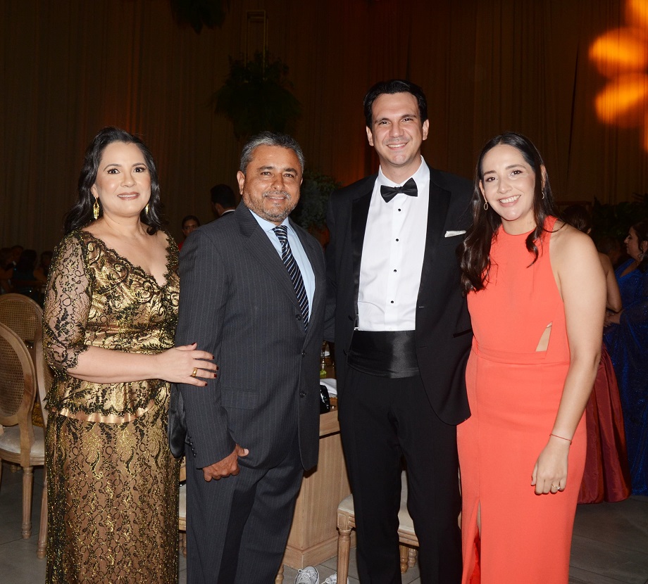 Elegancia y romanticismo en la boda Luis Diego Ortez y Stephanie Ewens